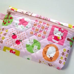 通帳が入るキルティングのポーチ♪