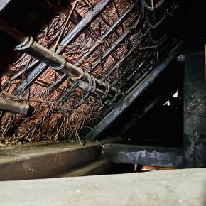 古民家の残置物をひたすら片付ける