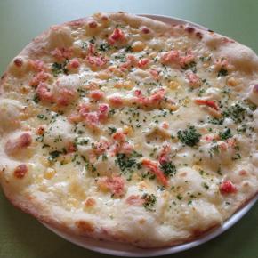 パステルイタリアーナ（紅ズワイ蟹のカニ好きごちそうクリームピッツア）