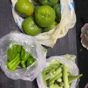 お野菜が届きました・・・わらしべ長者・・・みたいだね！！