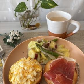 ベーグルトースト卵サラダと生ハム 豚肉と白菜豆腐のトロトロ煮オイスター風味