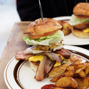 【弘前市】ペペキッチン｜11月20日に移転オープンした駅近ハンバーガー店を徹底レビュー