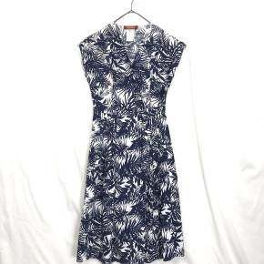 【買取】MAX MARA : ボタニカル柄カシュクールワンピース