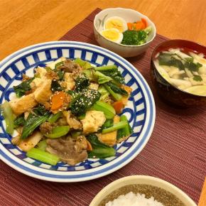 12/8 牛バラ肉と小松菜と厚揚げキムチ炒め