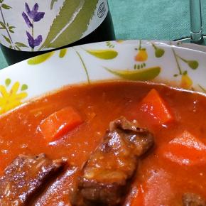 簡単ビーフシチューとオーガニック赤