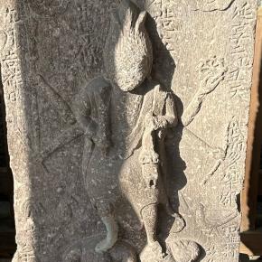 お地蔵さんじゃないですよ (笑)