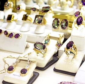 日曜日、大人女子ジュエリーショーに潜入体験