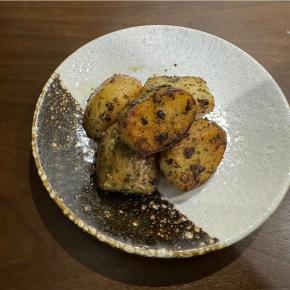 分類が難しい【じゃがいものガーリック焼き】