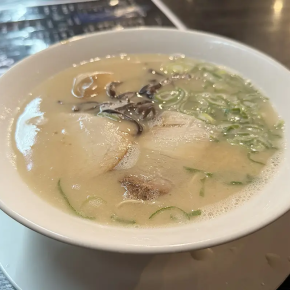 富山市【ラーメンたつや】クリーミーなスープ♪本場長浜で修行した店主が作る「とんこつラーメン」を食す！