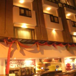 【ルームツアー】木とアイアンでまとめたカフェ空間｜音響にこだわった暮らし｜