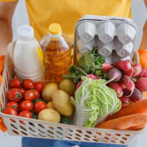 高齢者に優しいコープの宅配！【無料】資料請求でプレゼントがもらえる！