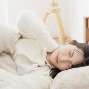 うつぶせ寝と顎の関係｜放置すると危険な理由とは