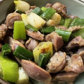 砂肝と長ネギの塩コショウ炒め＆もやしのナムル♪