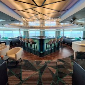 オブザベーションバー 三六【ミツイオーシャンフジ21】