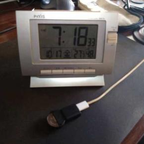 アリエクで買ったボタン電池充電器、使えると思ったけど・・・・。(;^ω^)