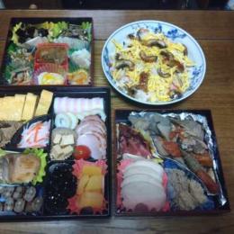 元旦のお昼はおせちでまったりと・・・・・・・・。(^^ゞ