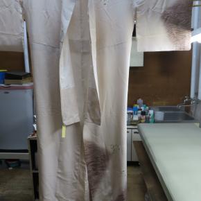 クリーニング店で落ちないしみ 貸衣裳附下袷 赤ワインしみ 水洗い・しみ抜き 正絹素材