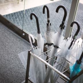 ALS：ビニール傘で四苦八苦