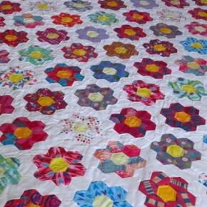 生徒さんのベッドカバー作り / ツルウメモドキ