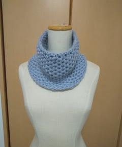 ネックウォーマーとフレンチ袖のベスト