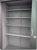 ヨド物置（エスモ）に棚を増設・自作