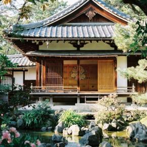 反日はいらない。日本は300年、鎖国を続けれた国。