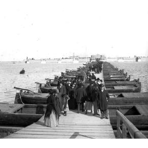 参考に!! 75年以上前の写真(r[◎]＜）1年に1度掛かる橋 @ヴェネツィア