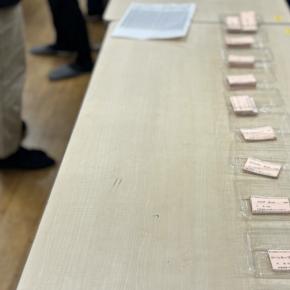 中学校のPTAフェスタ準備でチケット振り分け作業をお手伝い