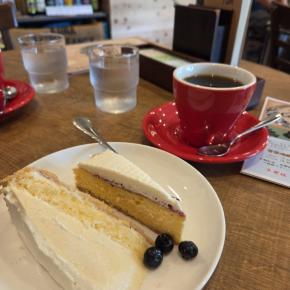 高尾山のふもとにあるカフェマリポーサ、友人とお邪魔してきました！