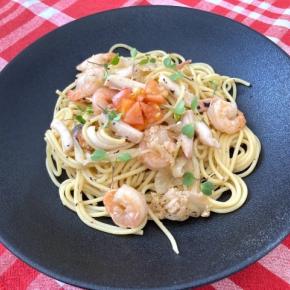 明日、2025年2月1日の開運フードとおすすめメニュー