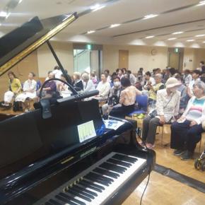 暑さに負けない高齢者のうたごえ