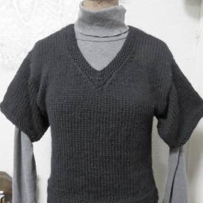 黒い半袖ベストとネックウォーマー・・・♪