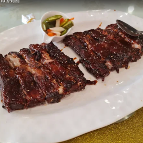 はい、昨日は絵画部と絵手紙の合同忘年会でした。火曜日と同じZKレストランでの開催！ クワ～っ！