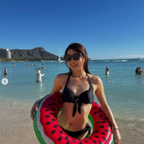 【画像】元プロ野球選手の娘、神スタイルすぎると話題にwwwww細川愛倫、ソフトバンク優勝旅行中のビキニショットが大好評！！！