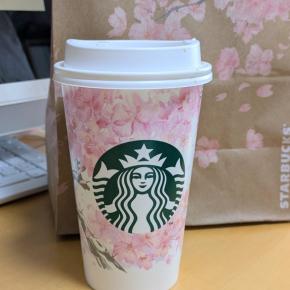 猫の日にいちご桜ソイラテ