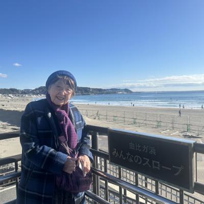 初富士や湘南の海穏やかに