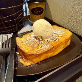 コムンのパンをワンコ連れで食べられるカフェ