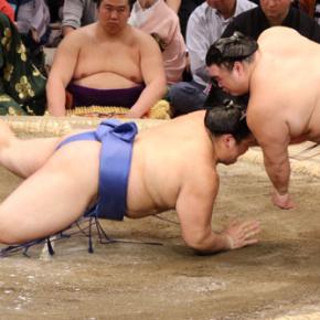 ◆25福岡11日目 意外な相撲で1敗力士消えた日