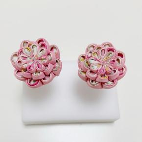 リバティ生地でつまみ細工髪飾り作り