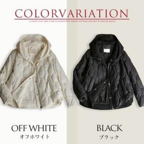 60代、小粋なデザインの黒ダウンジャケットで定番ファッションに遊び心を