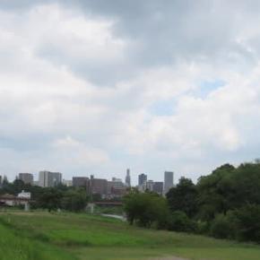 時々は降るものの、