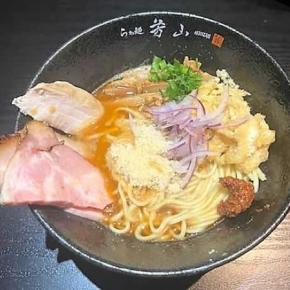 らぁ麺 芳山 の「甘エビ鶏白湯そば」