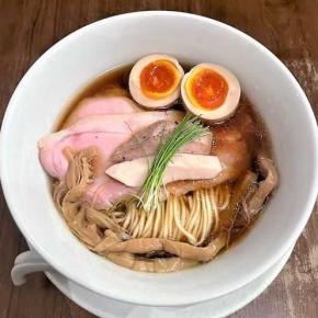 2025年ラストラーメン107杯目・・・らぁ麺 あおば の「特製醤油」