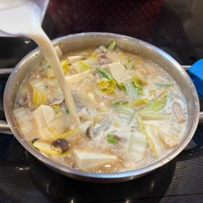 豚バラ白菜のお豆腐ゴマみそスープ