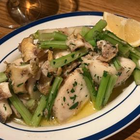 つび貝と蕪のアンチョビソテーは、いくらでも食べられそう ～ 人形町 cado