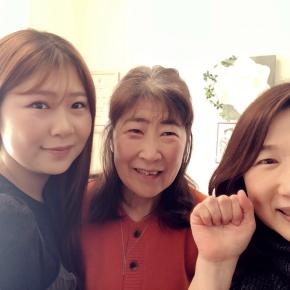 仲良し母娘で♡顔コリほぐし