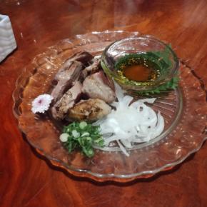 谷町六丁目のムスヒでマグロを食う愉快なおっさん