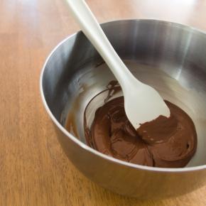 板チョコを使った手軽なケーキ