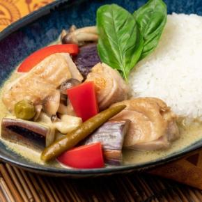 爽やかな辛さの「グリーンカレー」