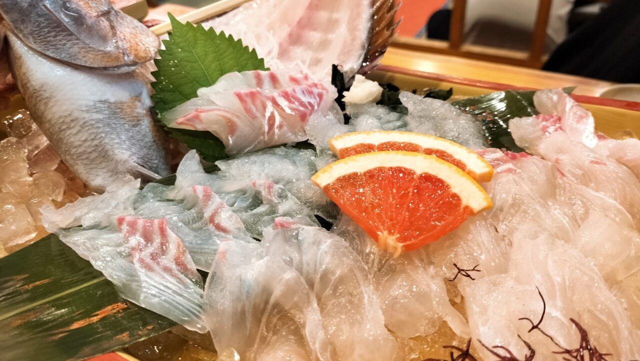 【ざうお小牧店】船の上で釣りができる居酒屋！釣りたて鯛&伊勢海老のお造りが絶品